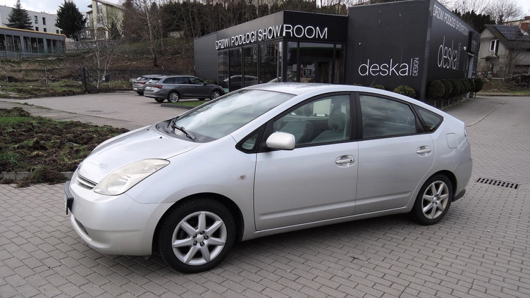 Toyota Prius cena 15400 przebieg: 299999, rok produkcji 2004 z Gdynia małe 106